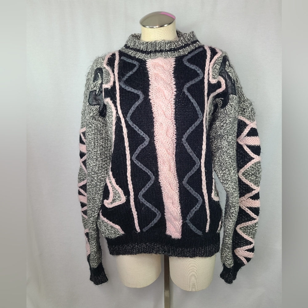 3D knit vintage sweater Mohair wool blend- Size medium womens